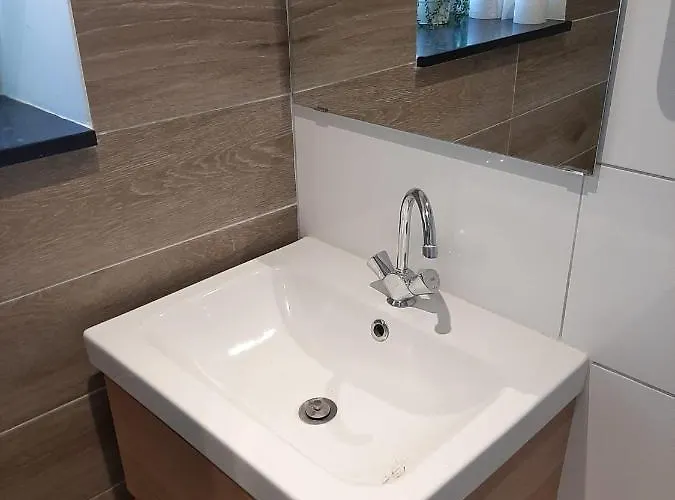 Vroeleneind بيت للعطل